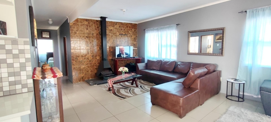 5 Bedroom Property for Sale in Franskraal Western Cape